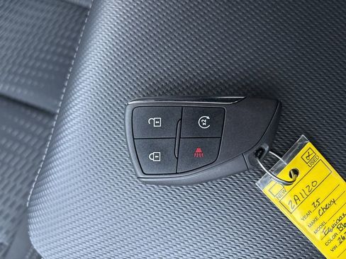 Used 2025 Chevrolet Equinox LT image 32