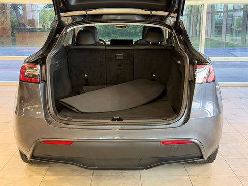 Used 2023 Tesla Model Y Long Range AWD/4WD image 36