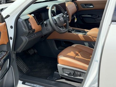 New 2026 Nissan Pathfinder Platinum AWD/4WD image 11