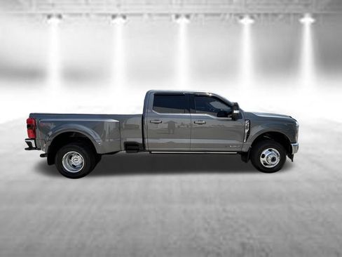Used 2024 Ford F350 Lariat w/ Lariat Ultimate Package AWD/4WD image 3