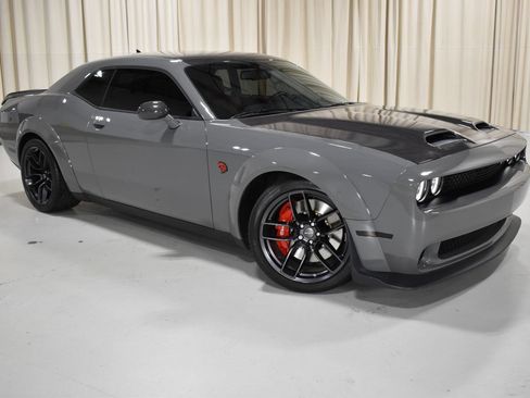 Used 2019 Dodge Challenger SRT Hellcat Redeye RWD image 3