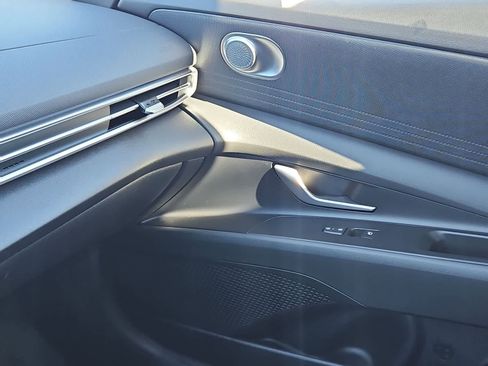 New 2026 Hyundai Elantra SE image 29