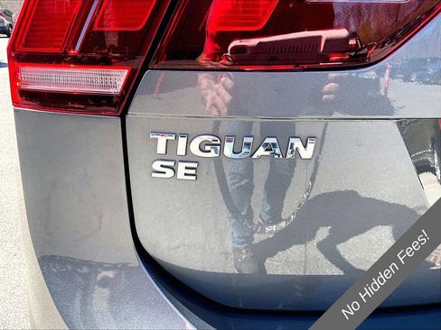 Used 2018 Volkswagen Tiguan SE w/ Panoramic Sunroof Package AWD/4WD image 8