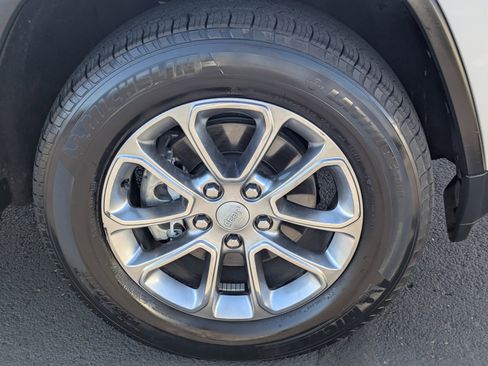 Used 2015 Jeep Grand Cherokee Limited w/ Luxury Group II image 9