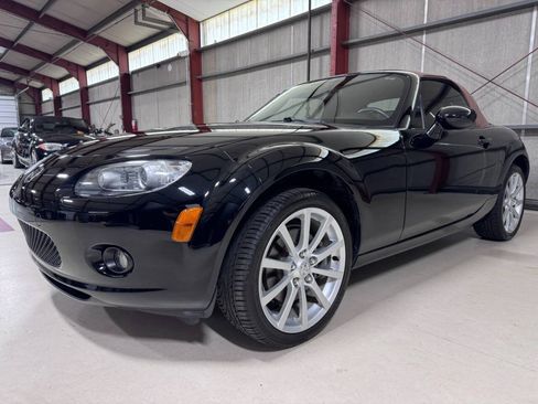Used 2006 MAZDA MX-5 Miata Grand Touring RWD image 24