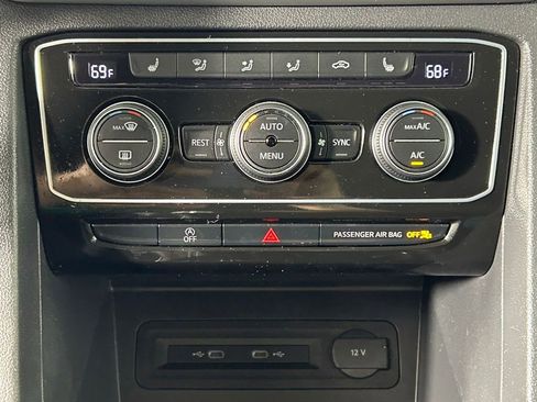 Used 2023 Volkswagen Atlas SE w/ Panoramic Sunroof Package AWD/4WD image 22
