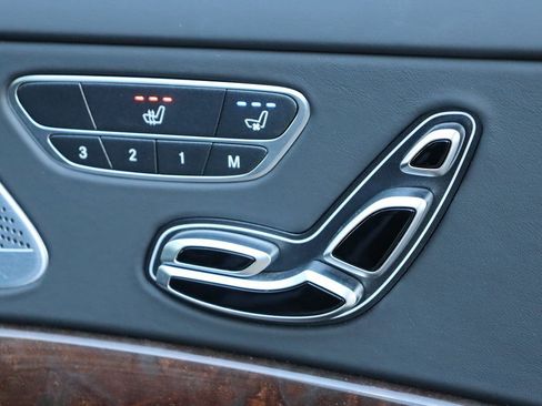 Used 2019 Mercedes-Benz S 560 Sedan w/ AMG Line Exterior image 46