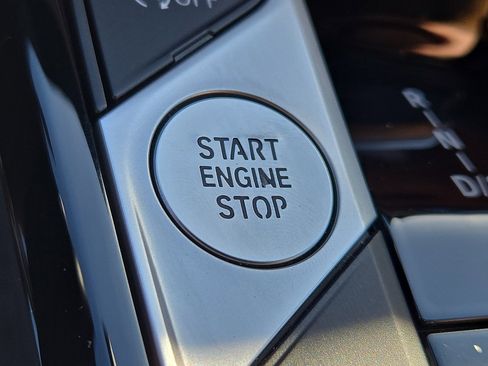 Used 2024 BMW 330i xDrive Sedan w/ Premium Package image 24