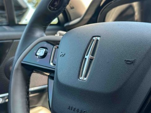 Used 2025 Lincoln Corsair Reserve FWD image 30