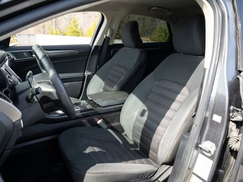 Used 2017 Ford Fusion S w/ Equipment Group 101A image 15