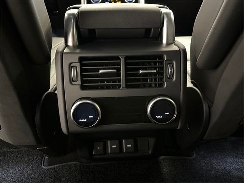 Used 2024 Land Rover Discovery Dynamic SE image 25