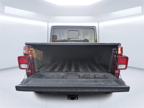 Used 2022 Jeep Gladiator Willys image 11