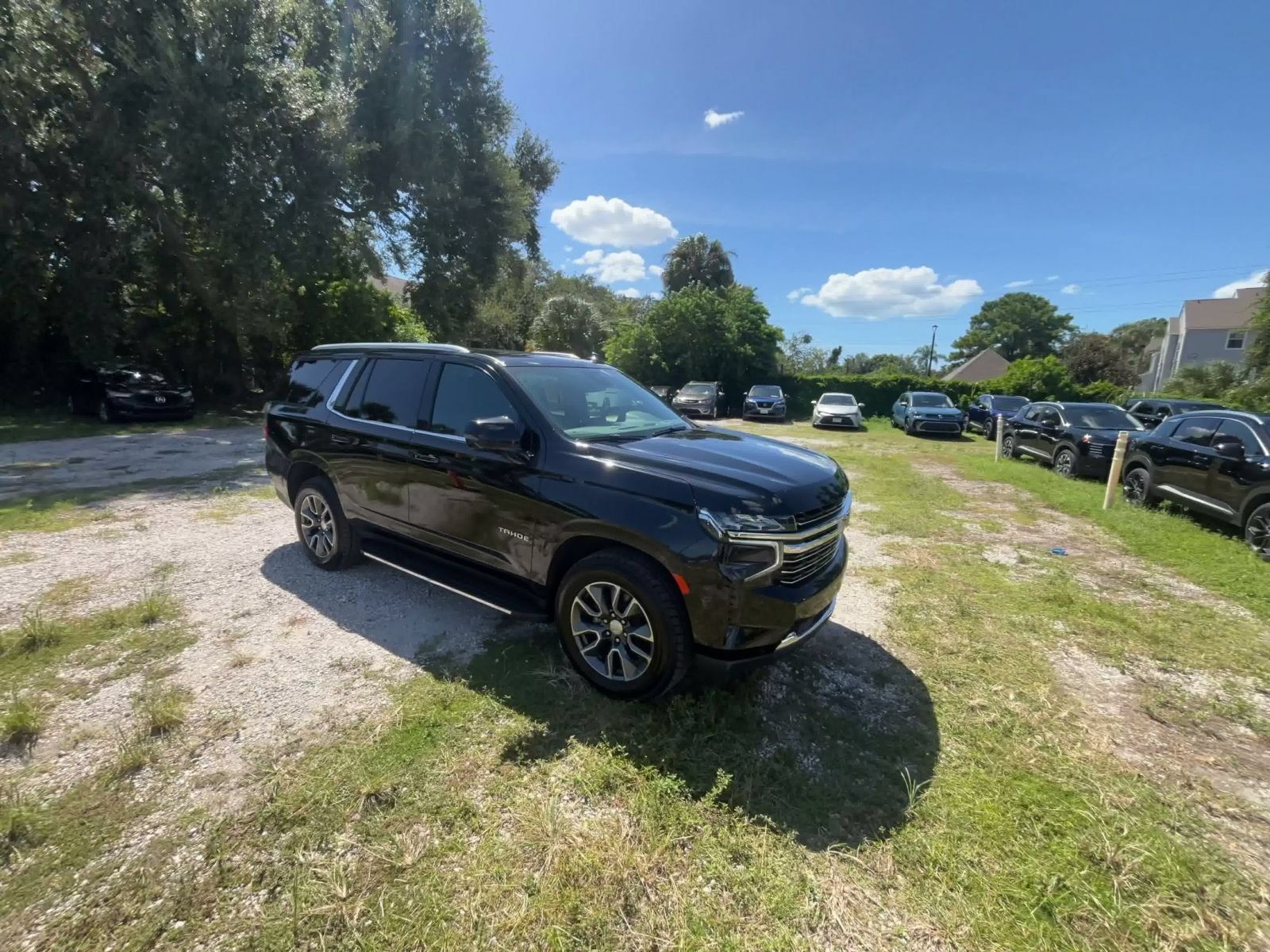 Used 2024 Chevrolet Tahoe LT w/ Luxury Package RWD image 3