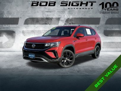 Used 2022 Volkswagen Taos SE w/ Panoramic Sunroof Package