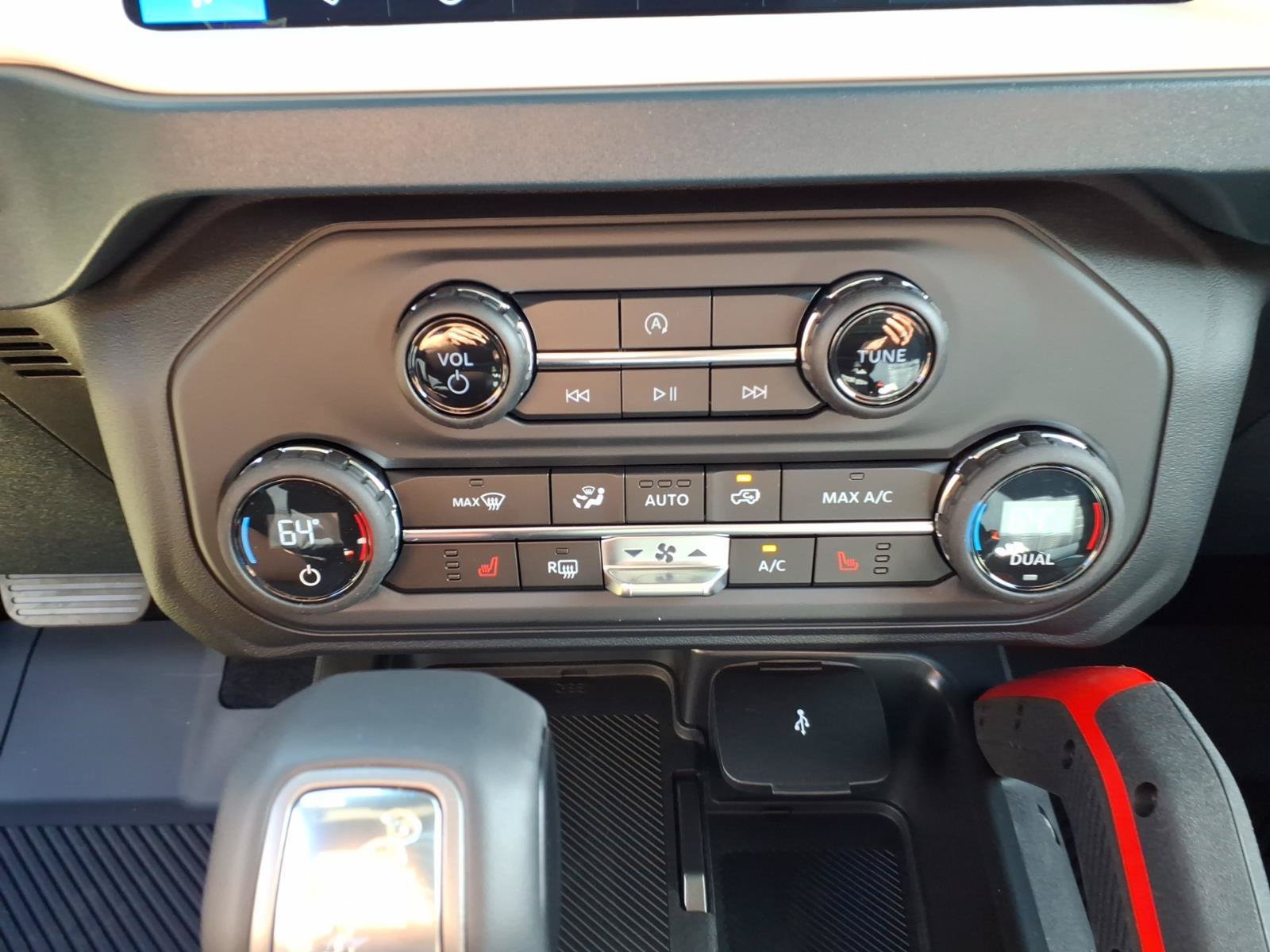 New 2026 Ford Bronco Heritage Edition AWD/4WD image 25