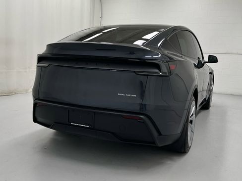 Used 2026 Tesla Model Y Long Range image 6