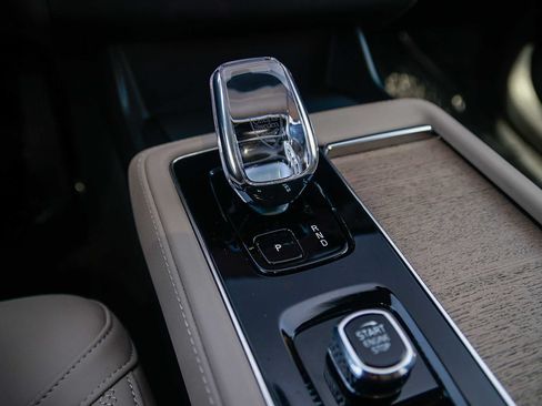 Certified 2026 Volvo XC90 B5 Core AWD/4WD image 24