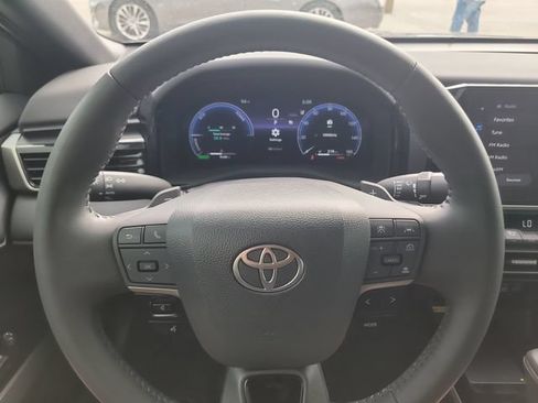 Used 2025 Toyota Camry XSE FWD image 30