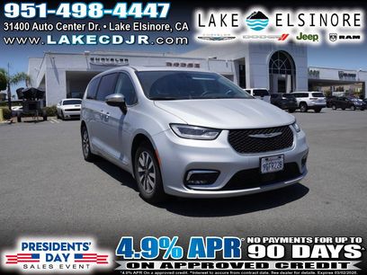 Used 2023 Chrysler Pacifica Limited