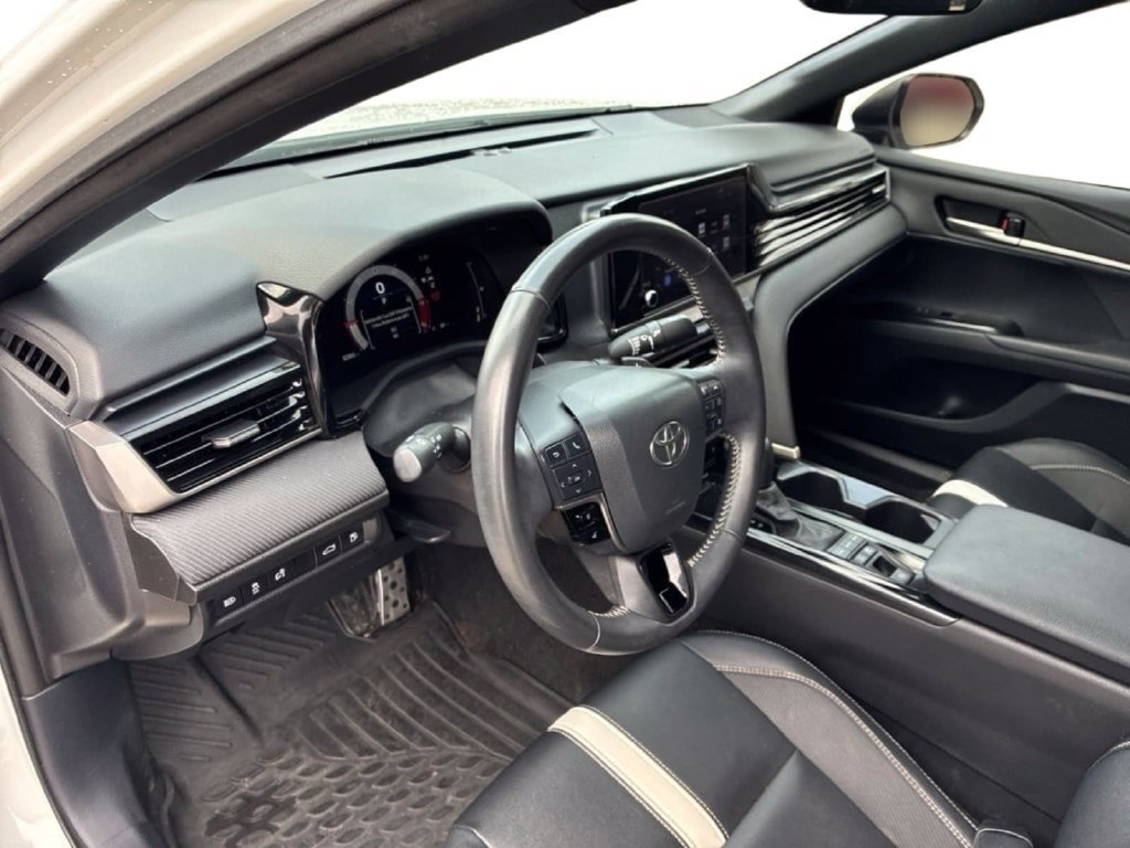 Used 2025 Toyota Camry SE w/ Convenience Package FWD image 23
