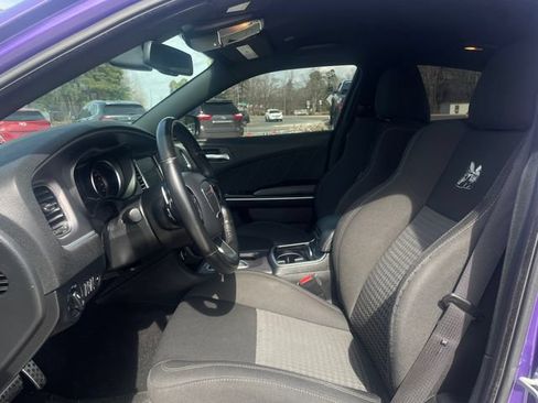 Used 2019 Dodge Charger Scat Pack RWD image 10