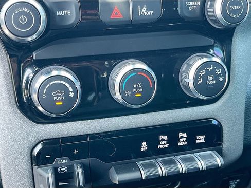 Used 2025 RAM 1500 Warlock AWD/4WD image 15