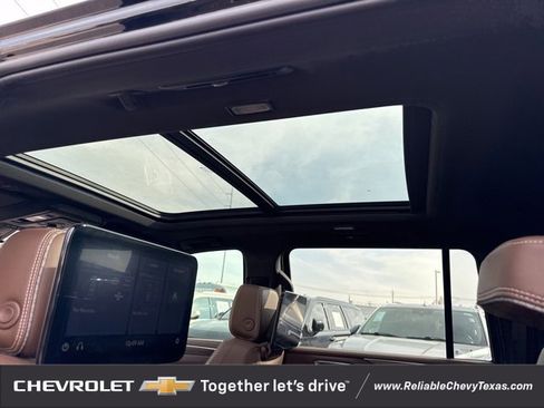 Used 2021 Chevrolet Suburban High Country w/ Premium Package 2 image 16