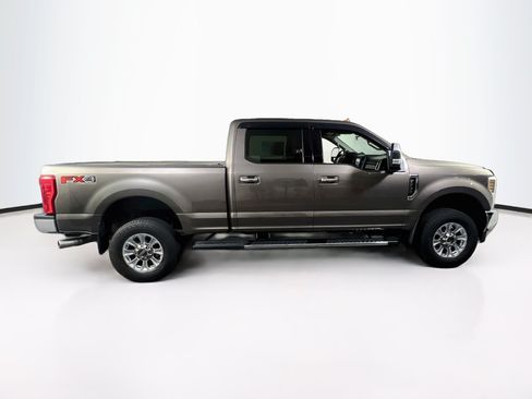 Used 2019 Ford F250 XLT w/ XLT Premium Package AWD/4WD image 4