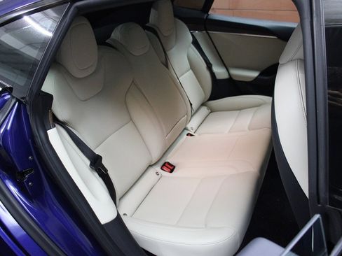 Used 2022 Tesla Model S AWD image 17