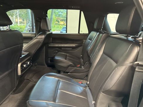 Used 2021 Ford Expedition Max XLT image 19