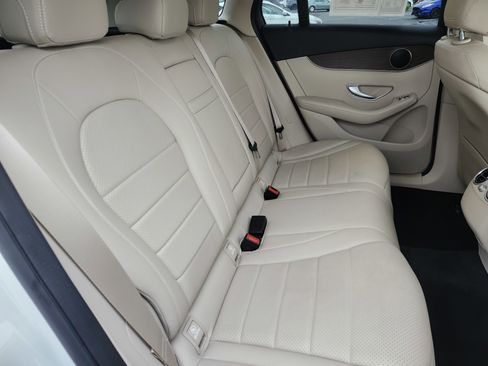 Used 2021 Mercedes-Benz GLC 300 4MATIC image 19