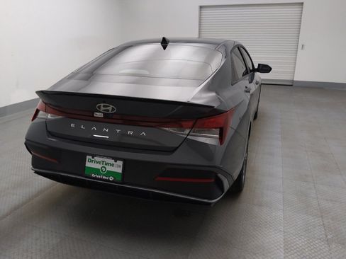 Used 2025 Hyundai Elantra Sport image 7