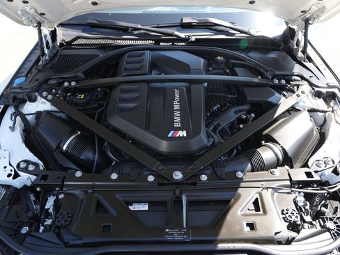 Used 2022 BMW M4 xDrive Competition w/ M Carbon Exterior Package AWD/4WD image 34