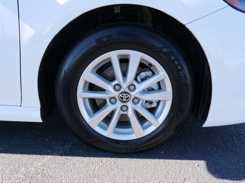 Used 2025 Toyota Camry LE image 10