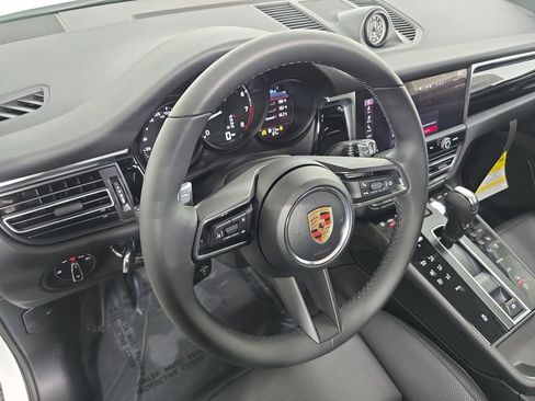 New 2026 Porsche Macan AWD/4WD image 4
