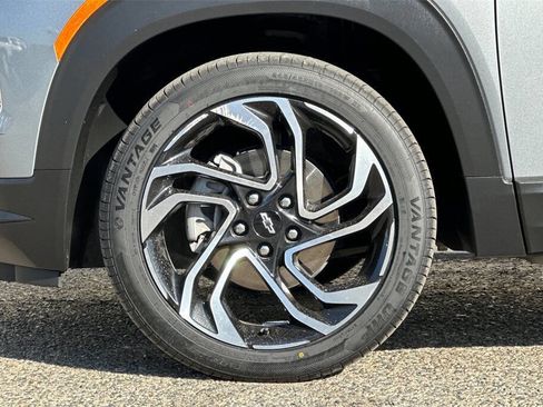 Used 2024 Chevrolet TrailBlazer RS w/ Convenience Package image 24