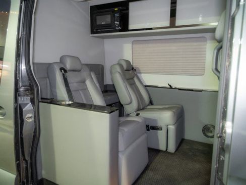Used 2021 Mercedes-Benz Sprinter 2500 image 12