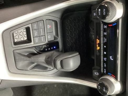 Used 2025 Toyota RAV4 XLE AWD/4WD image 26