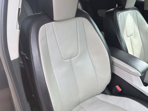 Used 2010 GMC Terrain SLT AWD/4WD image 32