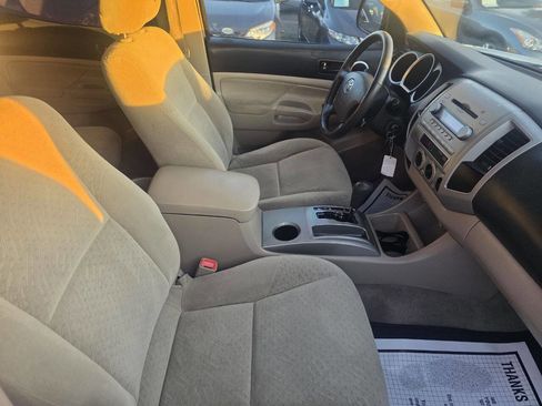 Used 2005 Toyota Tacoma PreRunner image 9