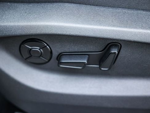 New 2026 Volkswagen Tiguan SE image 31