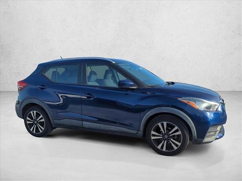 Used 2020 Nissan Kicks SV image 4