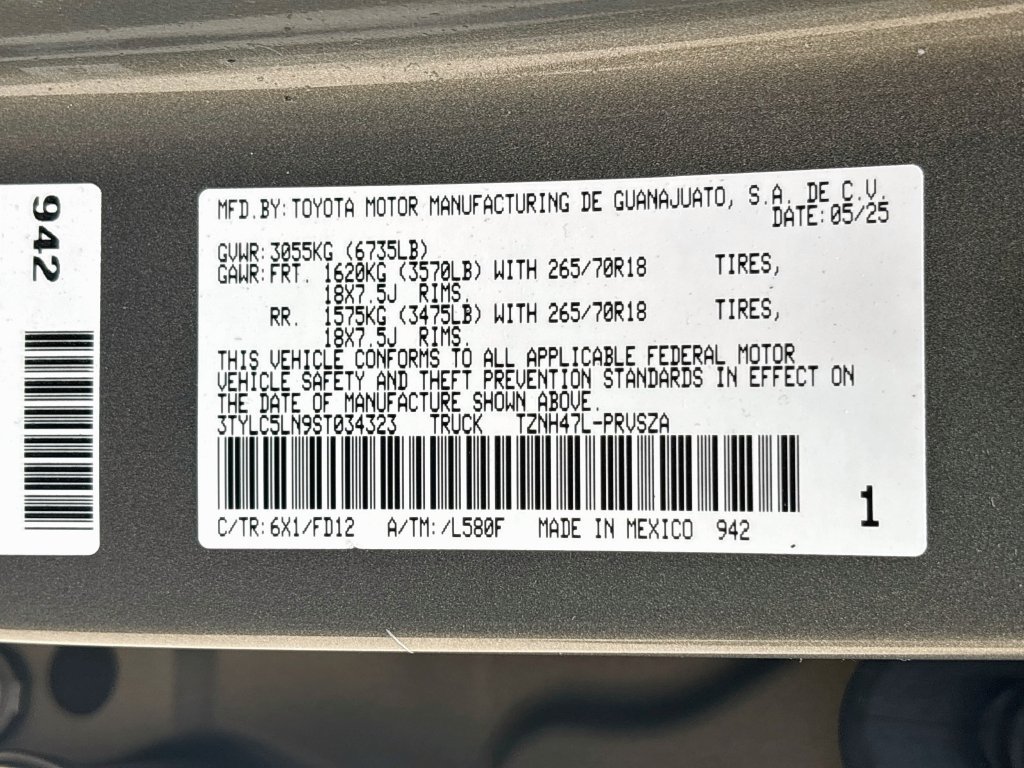 Used 2025 Toyota Tacoma TRD Off-Road AWD/4WD image 29