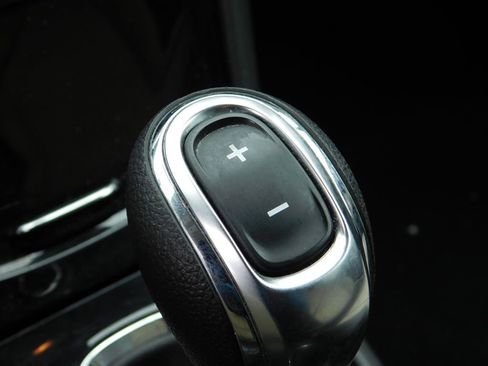 Used 2021 Buick Encore Preferred w/ Safety Package image 16