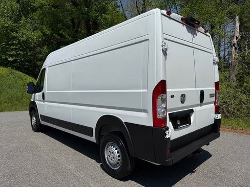 New 2025 RAM ProMaster 2500 w/ Convenience Group image 16