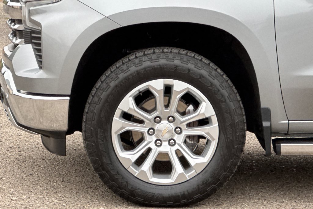 Used 2024 Chevrolet Silverado 1500 LTZ AWD/4WD image 33