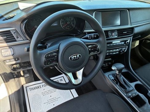 Used 2018 Kia Optima LX w/ 17" Alloy Wheels Package image 6