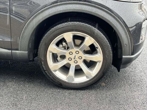 Used 2020 Ford Explorer Platinum w/ Premium Technology Package image 8