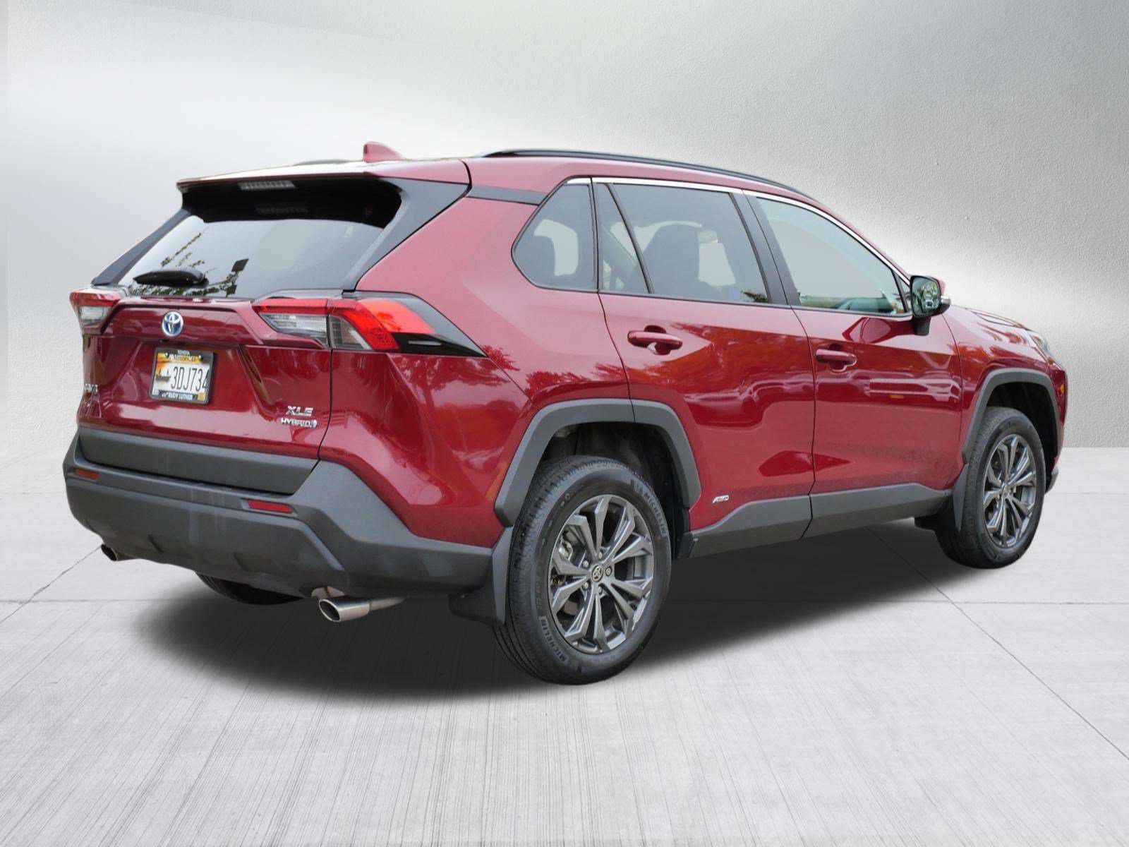 Certified 2023 Toyota RAV4 XLE Premium AWD/4WD image 8