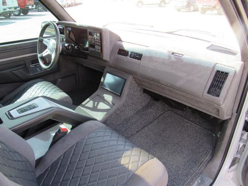 Used 1993 Chevrolet Silverado 3500 2WD Crew Cab image 58